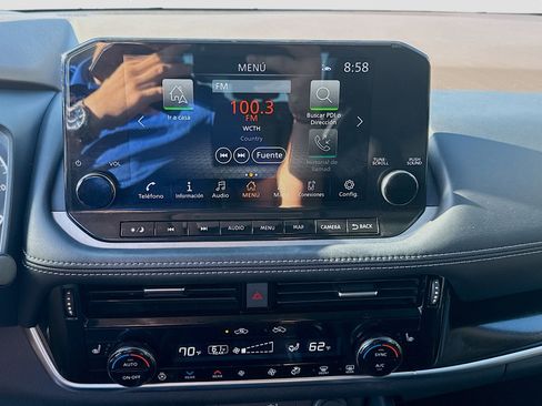 Used 2023 Nissan Rogue SL w/ SL Premium Package image 12