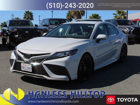 Used 2023 Toyota Camry XSE FWD image 3