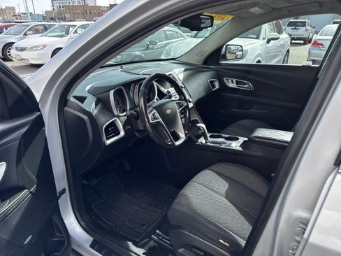 Used 2013 Chevrolet Equinox LT image 2