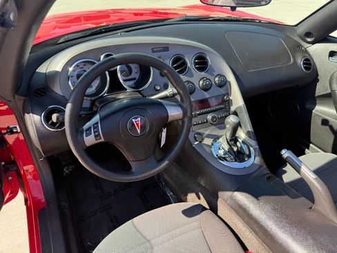 Used 2006 Pontiac Solstice Convertible w/ Power Package RWD image 24