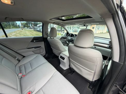 Used 2017 Honda Accord EX-L image 15