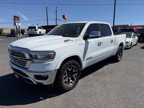 Used 2022 RAM 1500 Laramie AWD/4WD image 3