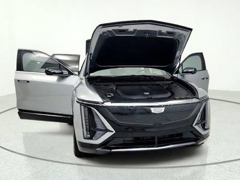 Used 2024 Cadillac Lyriq Sport AWD/4WD image 12