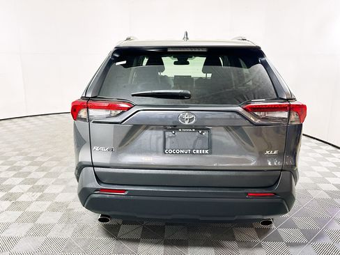 Used 2021 Toyota RAV4 XLE image 4