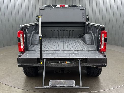 Used 2024 Ford F250 Lariat w/ Lariat Ultimate Package image 19