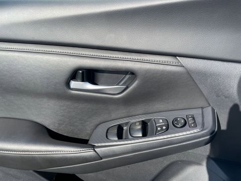 Used 2025 Nissan Sentra SV image 20