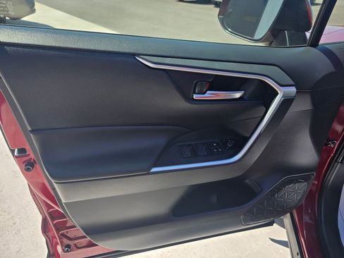 Used 2024 Toyota RAV4 XLE w/ Convenience Package image 11