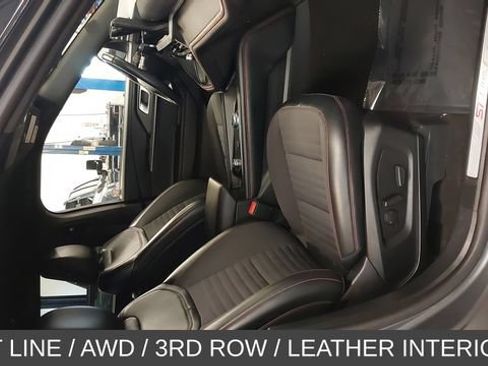 Used 2025 Ford Explorer ST-Line w/ ST-Line Street Pack AWD/4WD image 34
