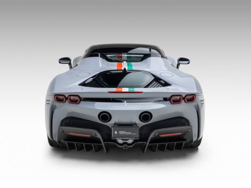 Used 2024 Ferrari SF90 Spider image 14