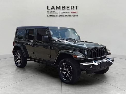 Used 2024 Jeep Wrangler Unlimited AWD/4WD image 17