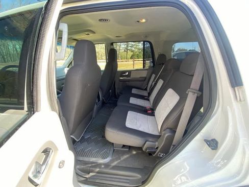 Used 2006 Ford Expedition XLT RWD image 20