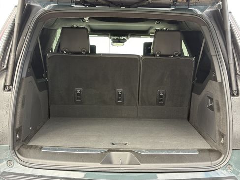 Certified 2025 Cadillac Escalade ESV V AWD/4WD image 9