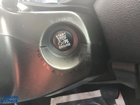 Used 2020 Jeep Renegade Latitude w/ Cold Weather Group image 37