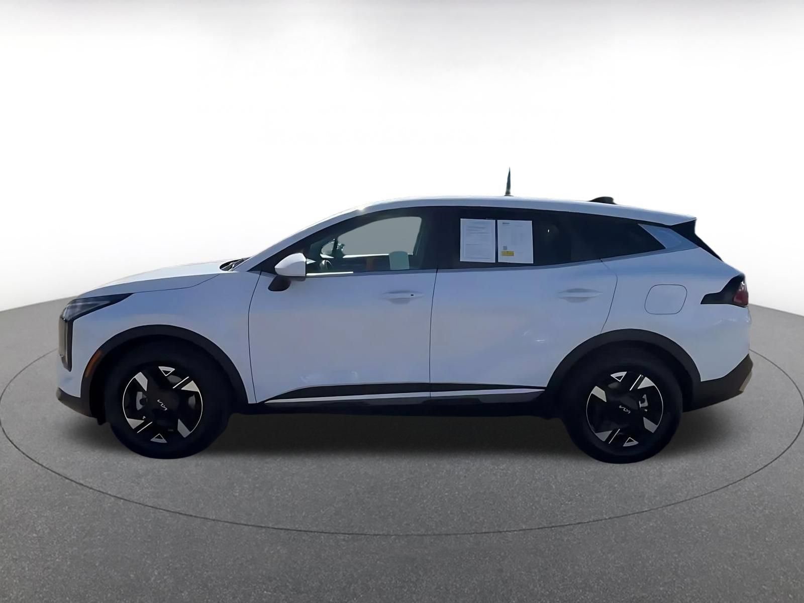 Used 2026 Kia Sportage LX FWD image 8