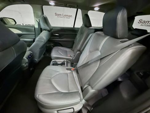 Used 2024 Toyota Grand Highlander AWD image 25