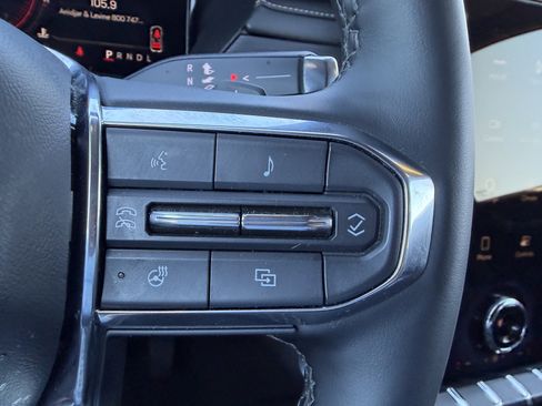 Used 2025 GMC Acadia Elevation image 29