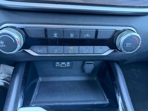 Used 2024 Nissan Altima 2.5 SV image 22