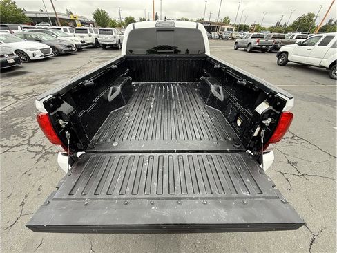 Used 2019 Toyota Tacoma TRD Sport RWD image 21