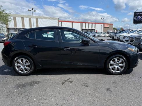 Used 2016 MAZDA MAZDA3 i Sport FWD image 4