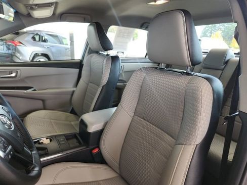 Used 2015 Toyota Camry SE image 15