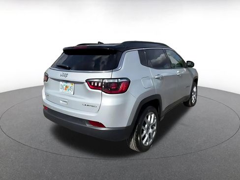 Used 2025 Jeep Compass Limited image 14