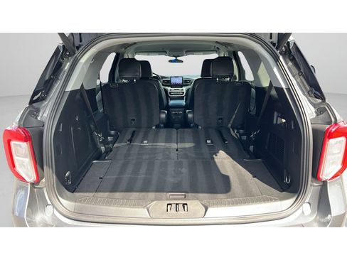 Used 2023 Ford Explorer XLT w/ Equipment Group 202A AWD/4WD image 26