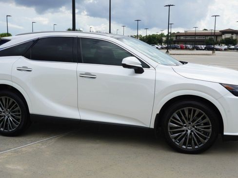 Certified 2024 Lexus RX 350 FWD w/ Convenience Package image 4