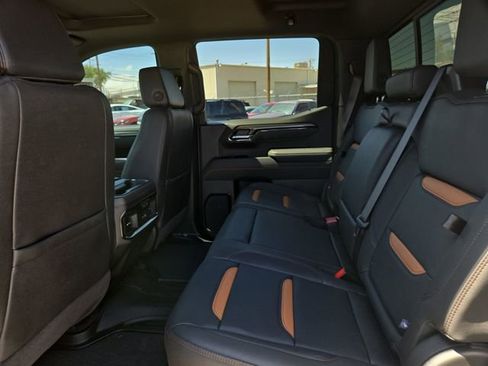 Used 2025 GMC Sierra 1500 AT4 w/ Technology Package AWD/4WD image 19