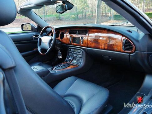 Used 2003 Jaguar XK8 Convertible image 38