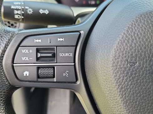 Used 2023 Honda HR-V LX image 18