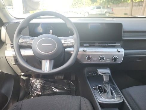New 2026 Hyundai Kona SE image 13