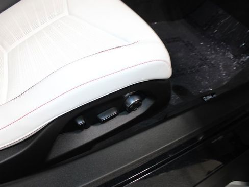 Used 2023 Chevrolet Corvette Stingray Premium Conv RWD image 20