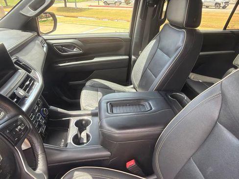 Used 2022 Chevrolet Suburban Premier AWD/4WD image 24
