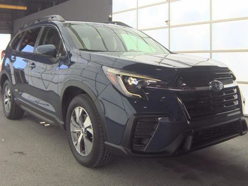 Used 2024 Subaru Ascent Premium w/ Convenience Package image 2