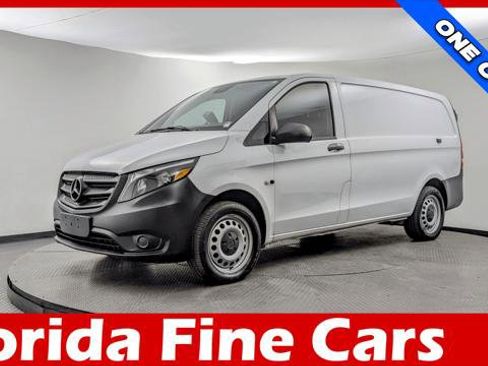 Used 2019 Mercedes-Benz Metris image 1