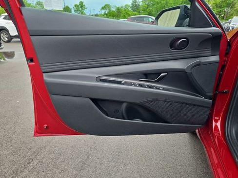 New 2025 Hyundai Elantra SEL image 13