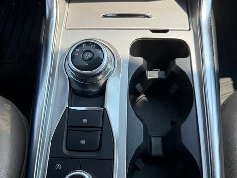 Used 2020 Ford Explorer XLT w/ Equipment Group 202A AWD/4WD image 19