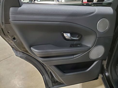 Used 2017 Land Rover Range Rover Evoque SE Premium image 25