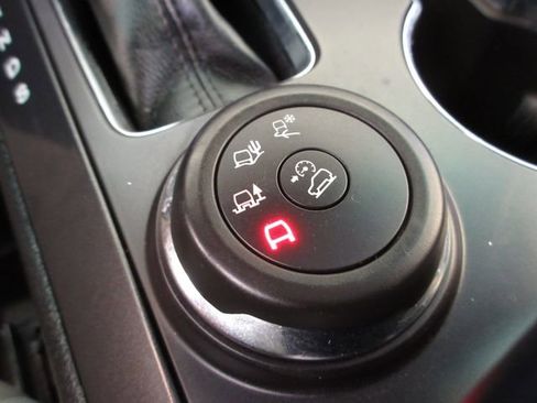 Used 2016 Ford Explorer Platinum image 20