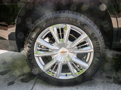 Used 2023 Chevrolet Tahoe High Country image 13