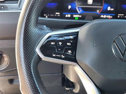 Used 2022 Volkswagen Tiguan SE R-Line image 8