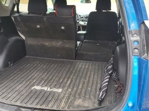 Used 2018 Toyota RAV4 XLE AWD/4WD image 13