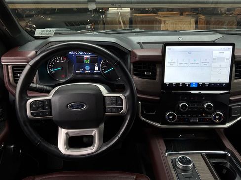 Used 2024 Ford Expedition Limited AWD/4WD image 16