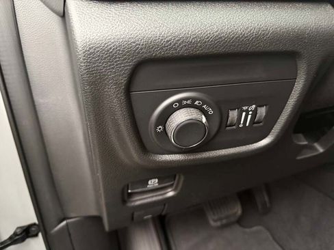 New 2025 Jeep Grand Cherokee L Altitude image 27