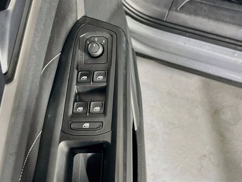 Used 2020 Volkswagen Atlas Cross Sport SEL R-Line image 18