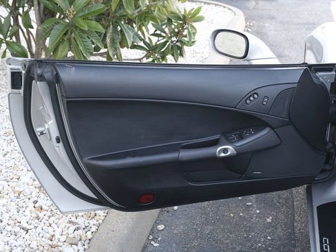 Used 2005 Chevrolet Corvette Convertible w/ Preferred Equipment Group image 10
