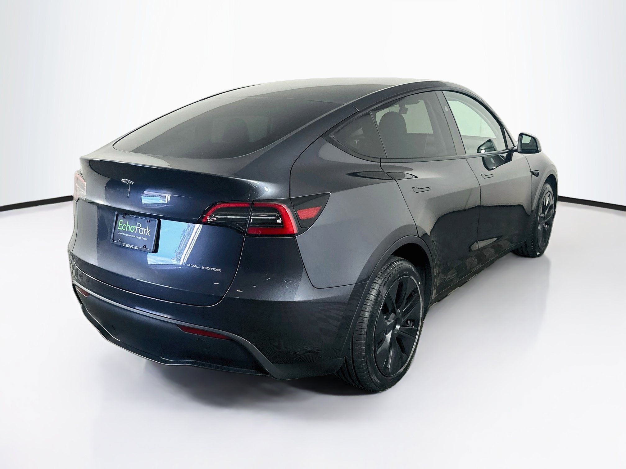 Used 2024 Tesla Model Y Long Range AWD/4WD image 9