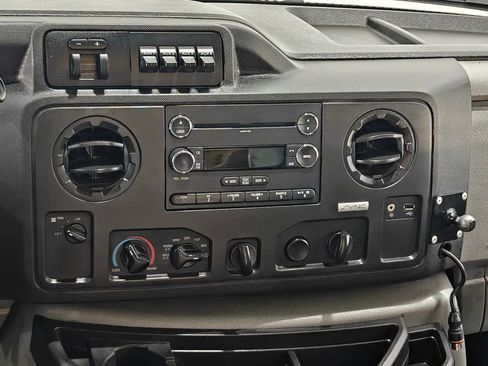 Used 2016 Ford E-350 and Econoline 350 Super Duty w/ Power Windows & Locks Group image 6