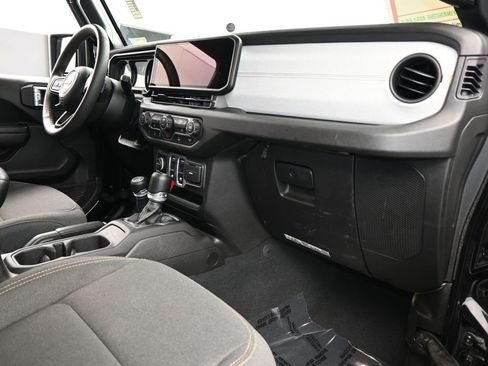 Used 2024 Jeep Wrangler Sport S image 34