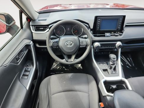 Used 2019 Toyota RAV4 LE AWD/4WD image 10